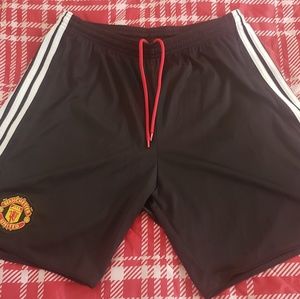 Adidas Manchester United training shorts sz Large